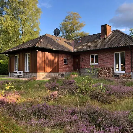 Mitten In Der Lueneburger Heide بيت للعطل